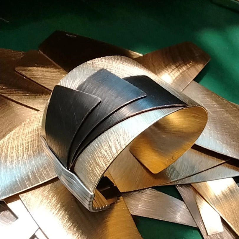 Vis Horizon Cuff